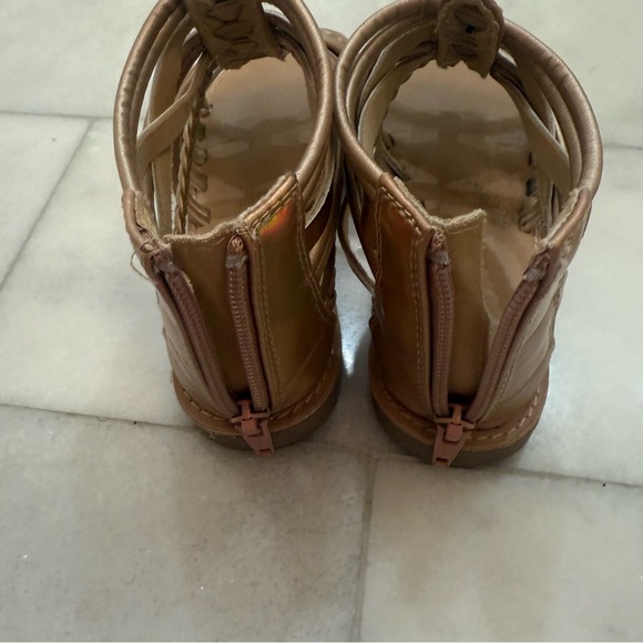 Girls Sonoma Iridescent Gold Gladiator Sandals - Picture 7 of 11